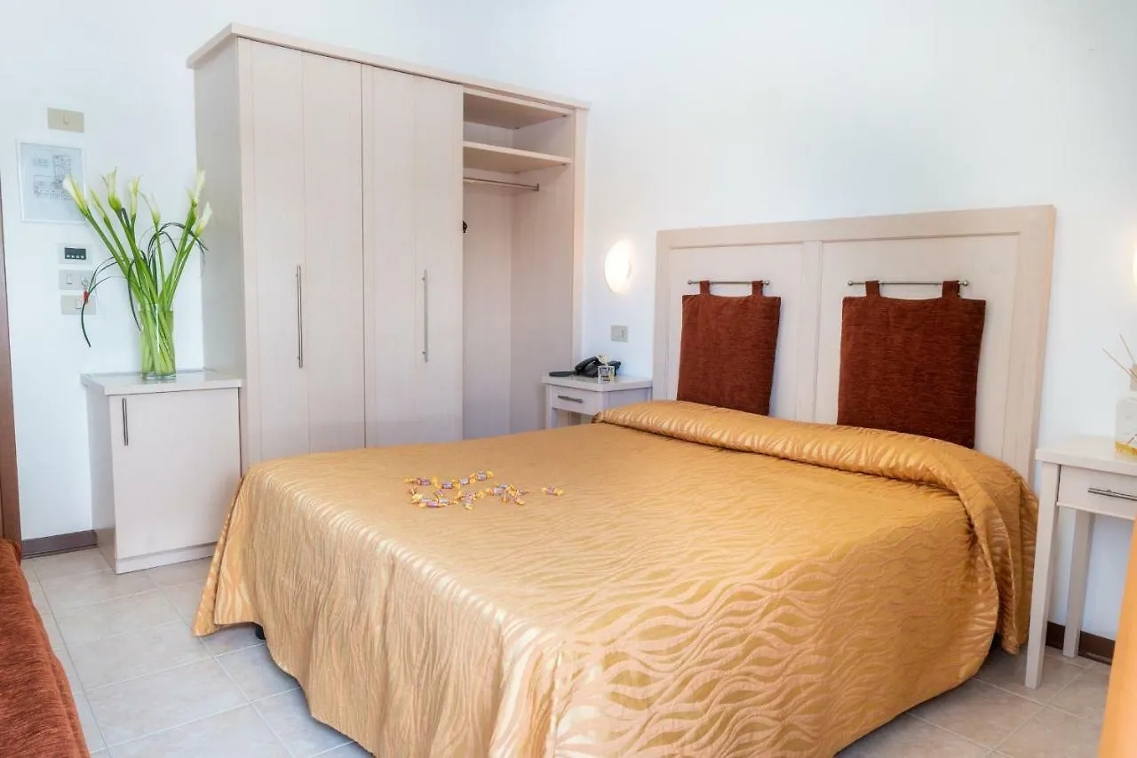 Hotel Nettuno Καόρλε 3*,  Ιταλία
